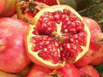 quả lựu nhiều vitamin C và axit